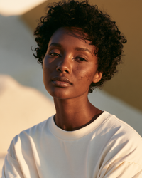 Portrait de femme au teint lumineux, portrait